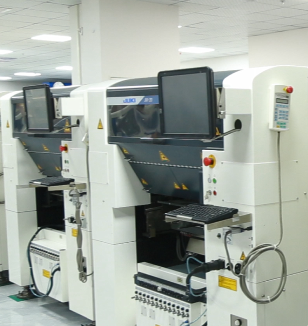 異形插件機是工廠實現智能化必不可少的設備