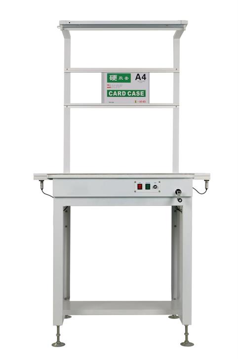 深圳某廠在插件機和貼片機之間使用接駁臺后節省數倍人力