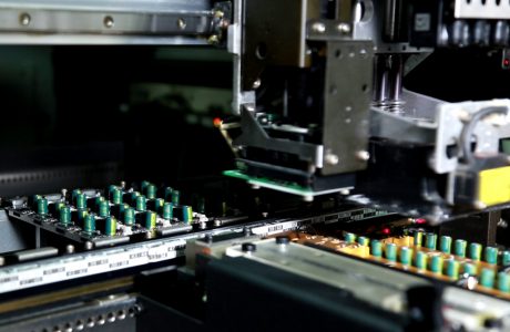 炬鼎貼插教你如何選擇適合的異形電路板插件機(jī)