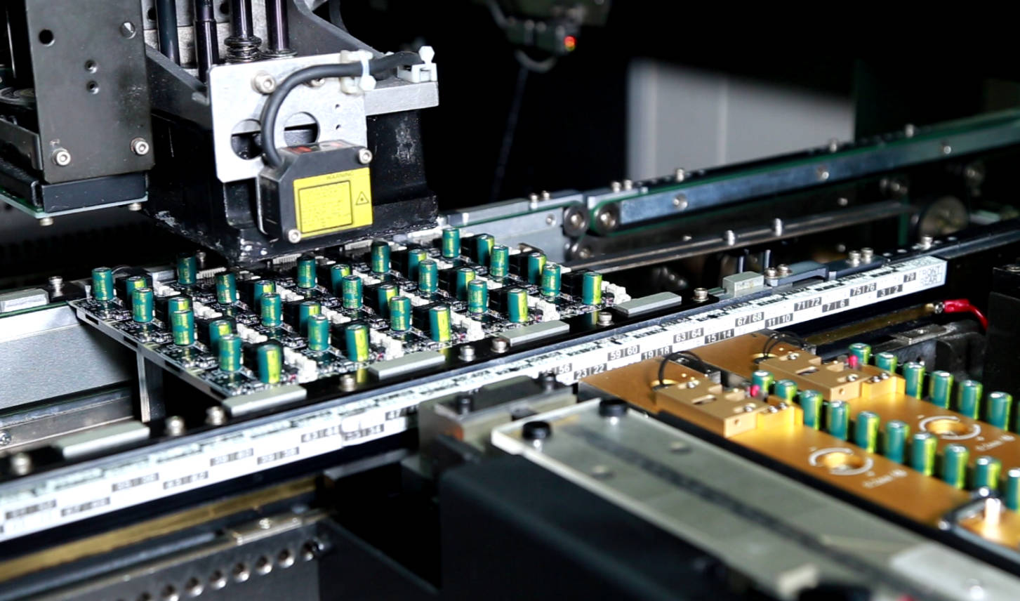 復(fù)雜元器件自動插件機：電子制造的新引擎