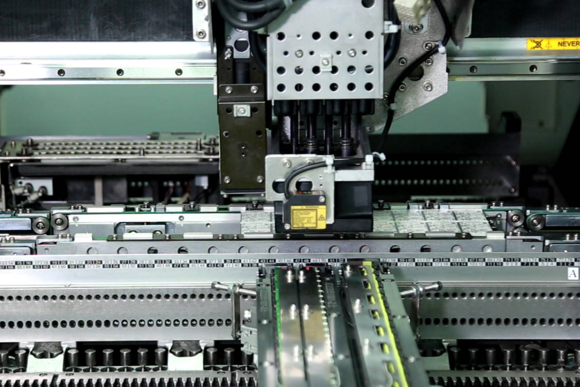 異型元器件插件機電子制造業不可或缺的創新設備