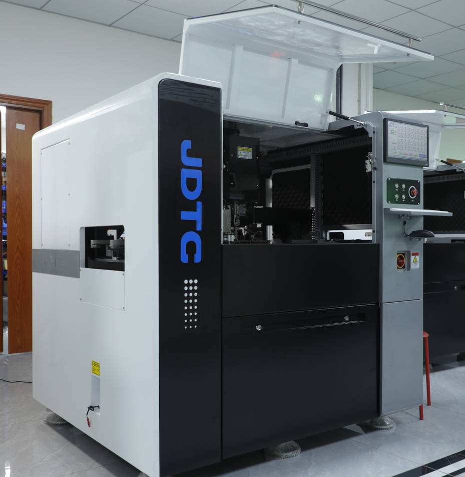 多功能異形元件插件機現(xiàn)代生產(chǎn)的必須設備