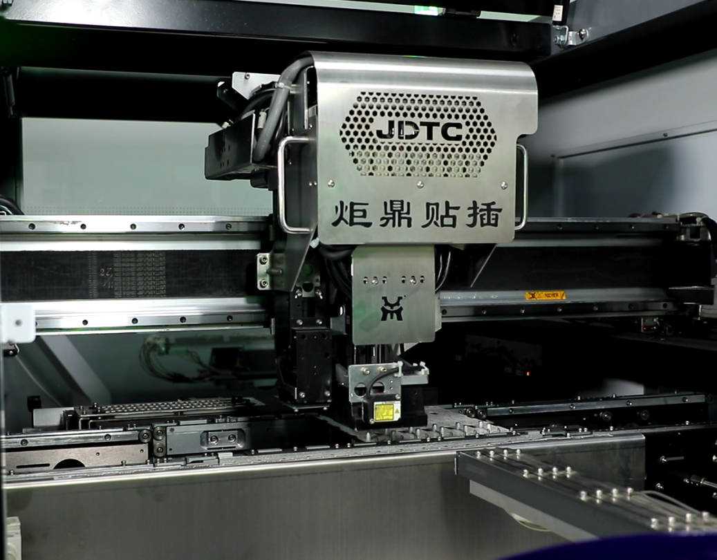 在追求插件機異形化和小型化的目標中不斷創新