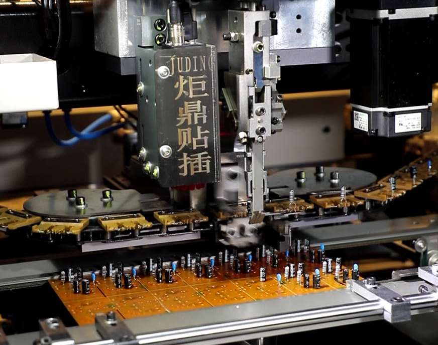 全自動(dòng)插件機(jī)：生產(chǎn)效率與質(zhì)量的雙重飛躍