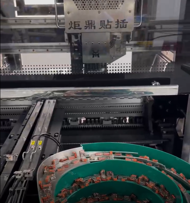 異型插件機：算清這筆經濟賬，揭秘其如何成為電子制造企業的引擎?