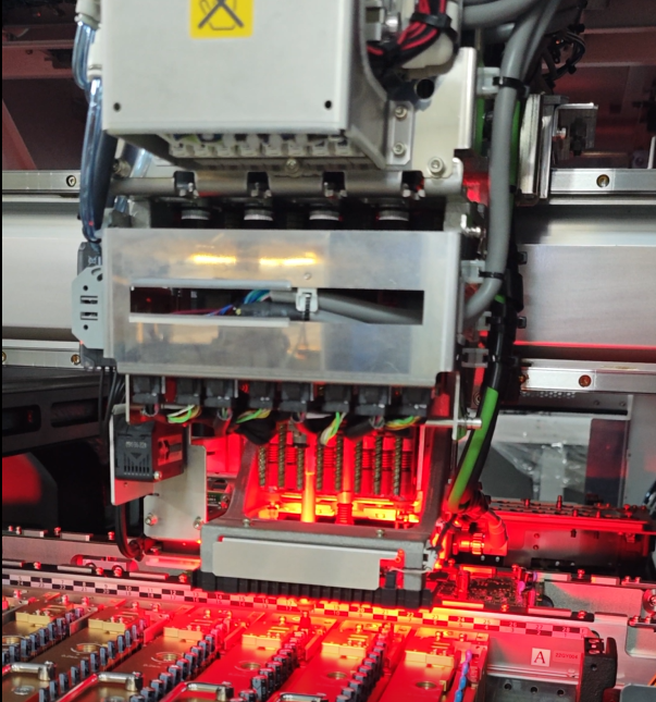 插件機廠家：從技術實力到服務網絡，五維評估體系助您精準選擇